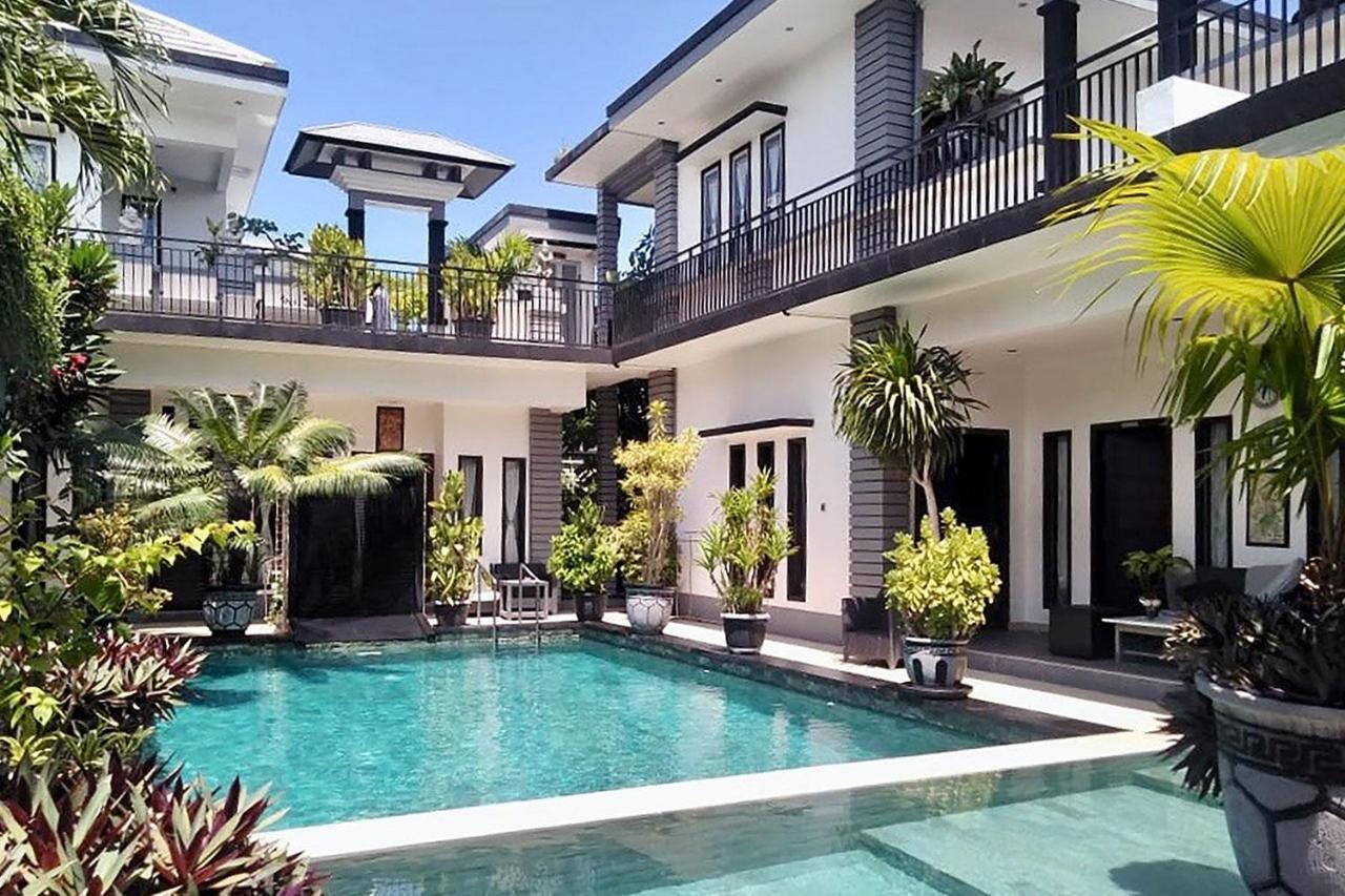 Villa Rumah Putih Abu Abu Senggigi Eksteriør bilde