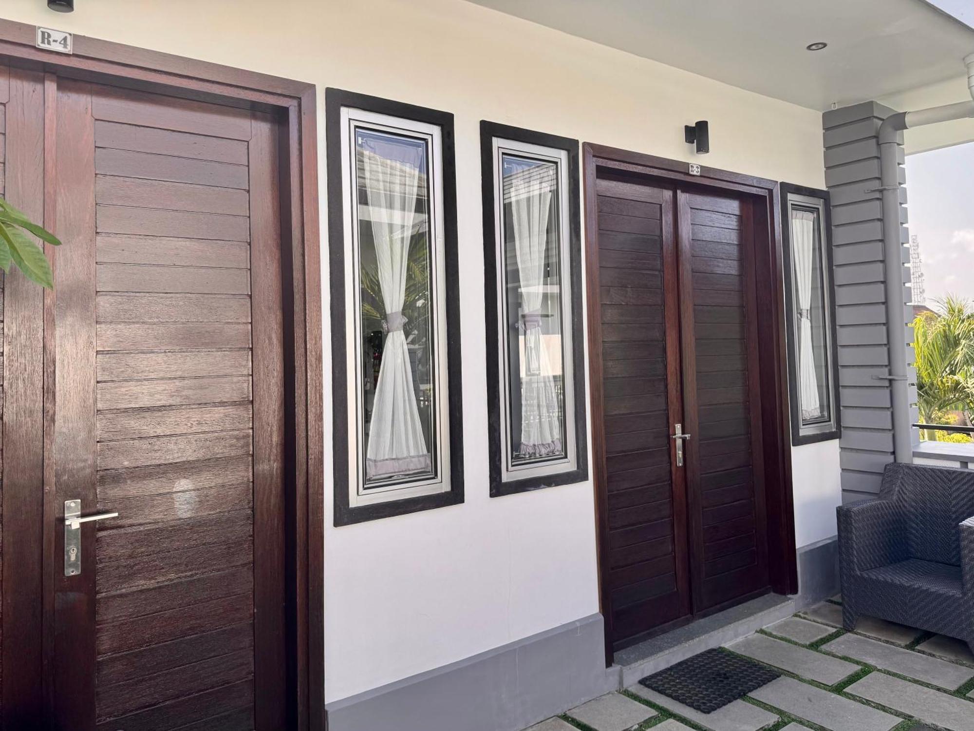 Villa Rumah Putih Abu Abu Senggigi Eksteriør bilde