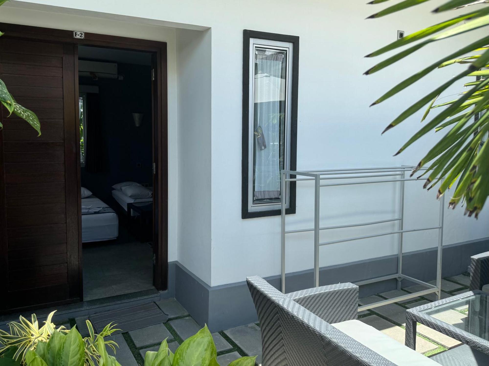 Villa Rumah Putih Abu Abu Senggigi Eksteriør bilde