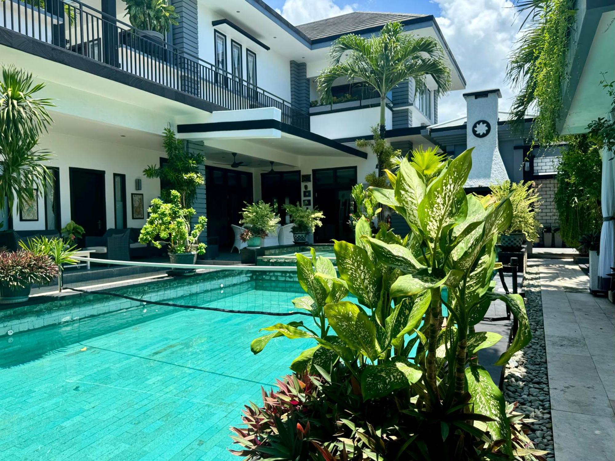 Villa Rumah Putih Abu Abu Senggigi Eksteriør bilde