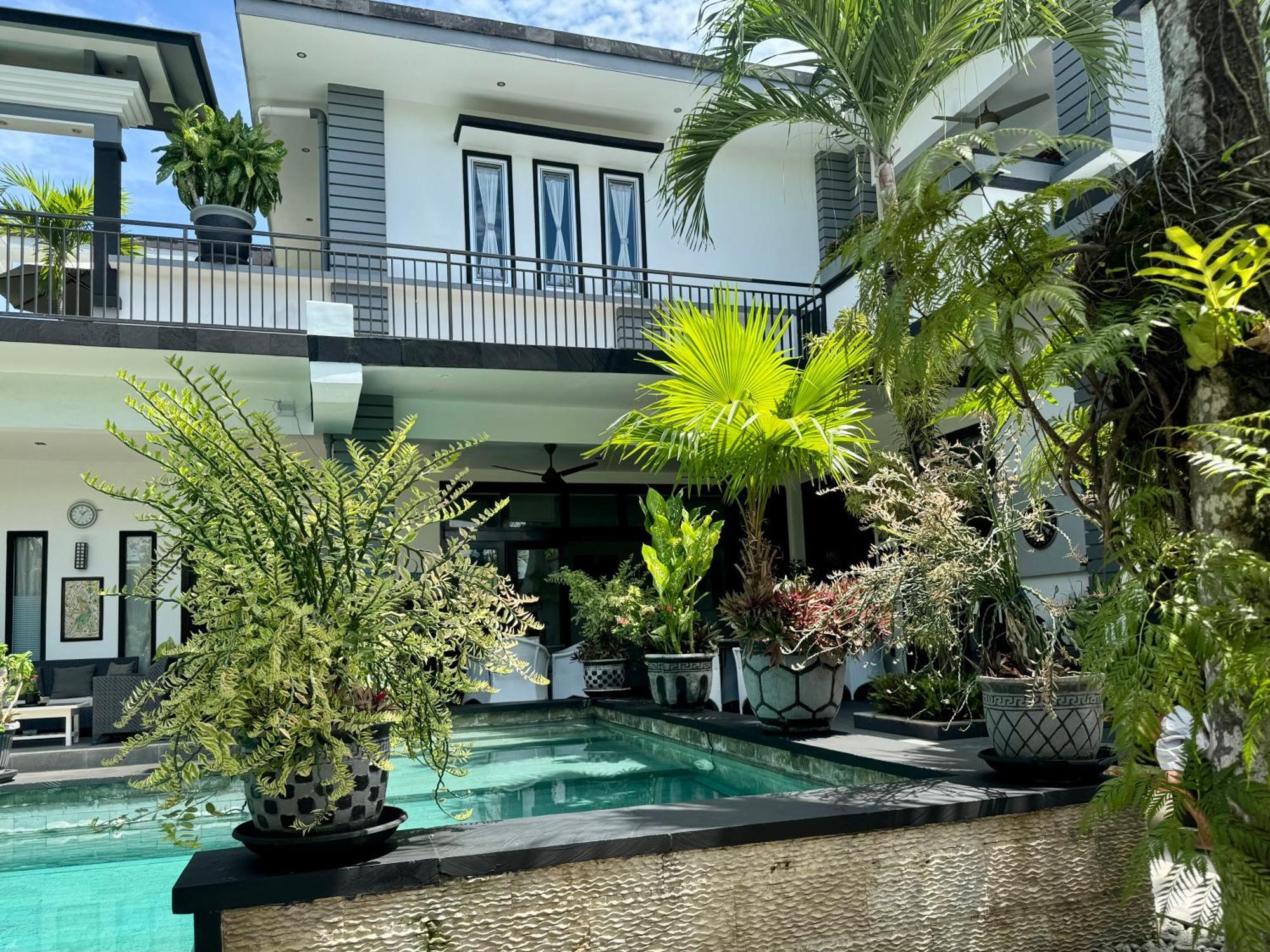 Villa Rumah Putih Abu Abu Senggigi Eksteriør bilde