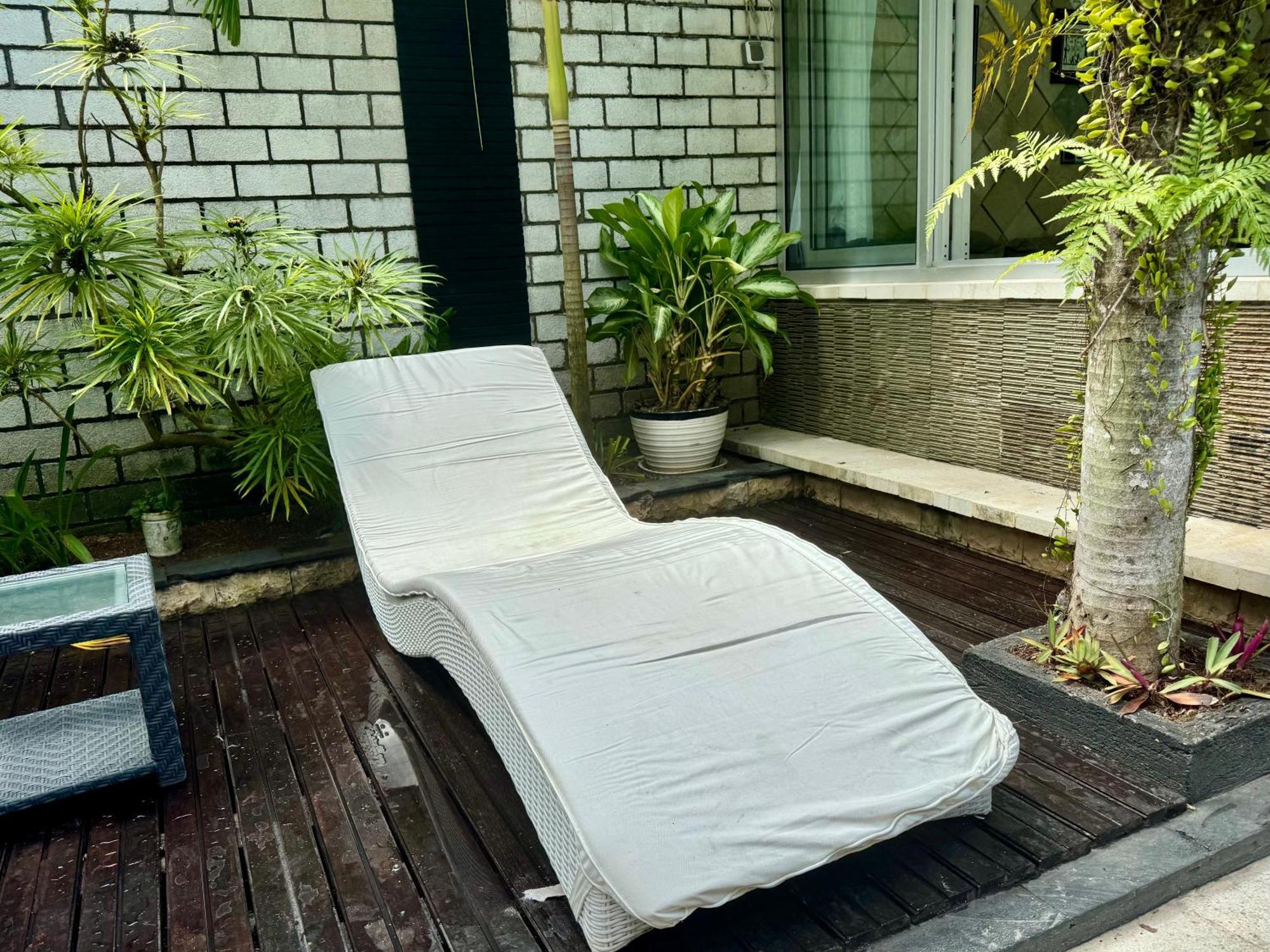 Villa Rumah Putih Abu Abu Senggigi Eksteriør bilde