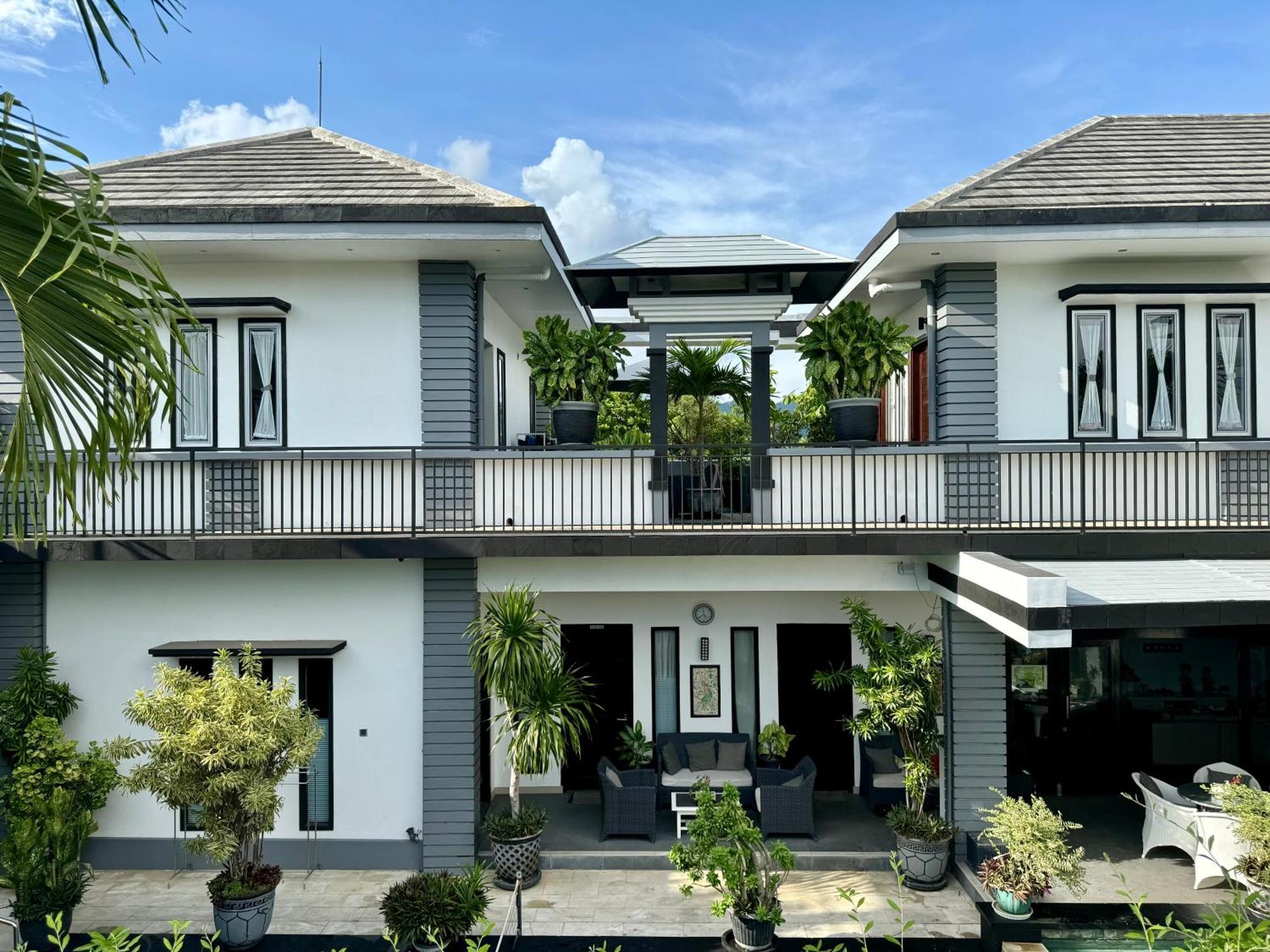 Villa Rumah Putih Abu Abu Senggigi Eksteriør bilde