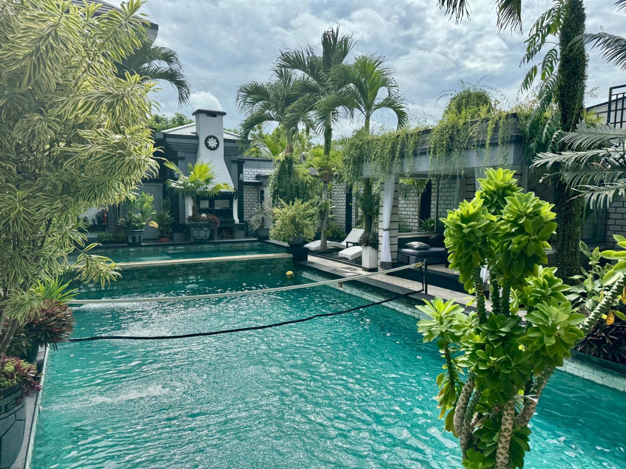 Villa Rumah Putih Abu Abu Senggigi Eksteriør bilde