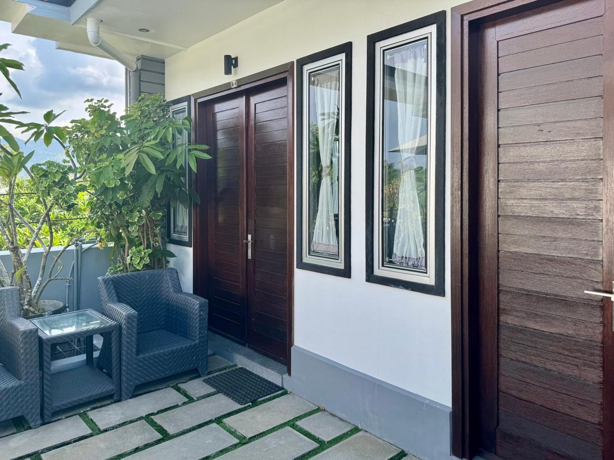 Villa Rumah Putih Abu Abu Senggigi Eksteriør bilde