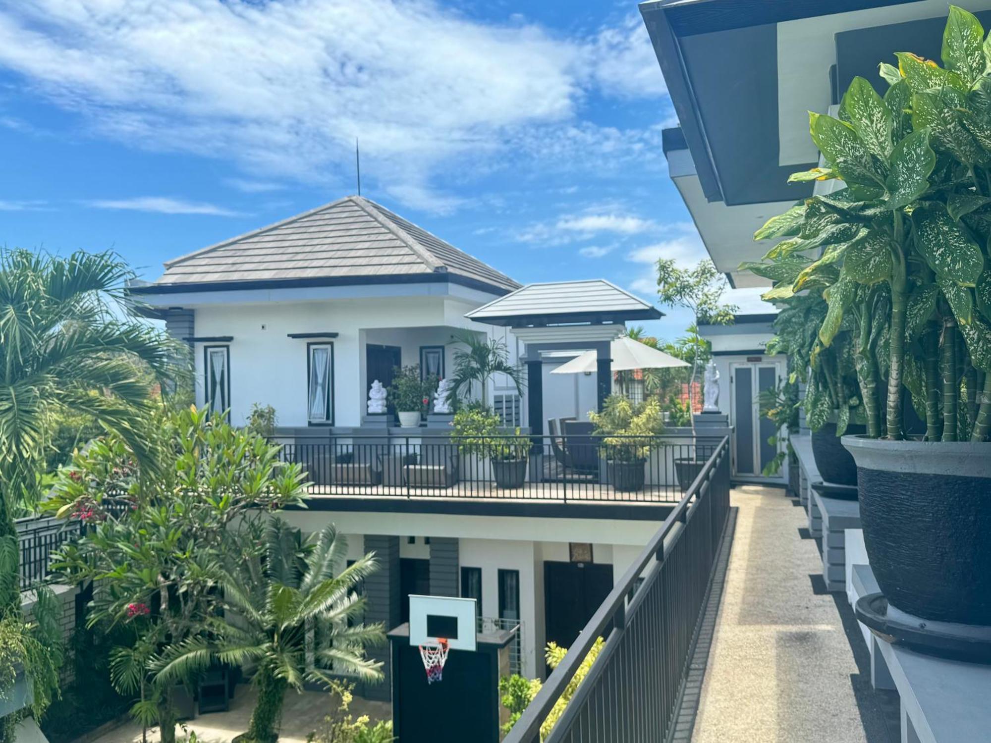 Villa Rumah Putih Abu Abu Senggigi Eksteriør bilde