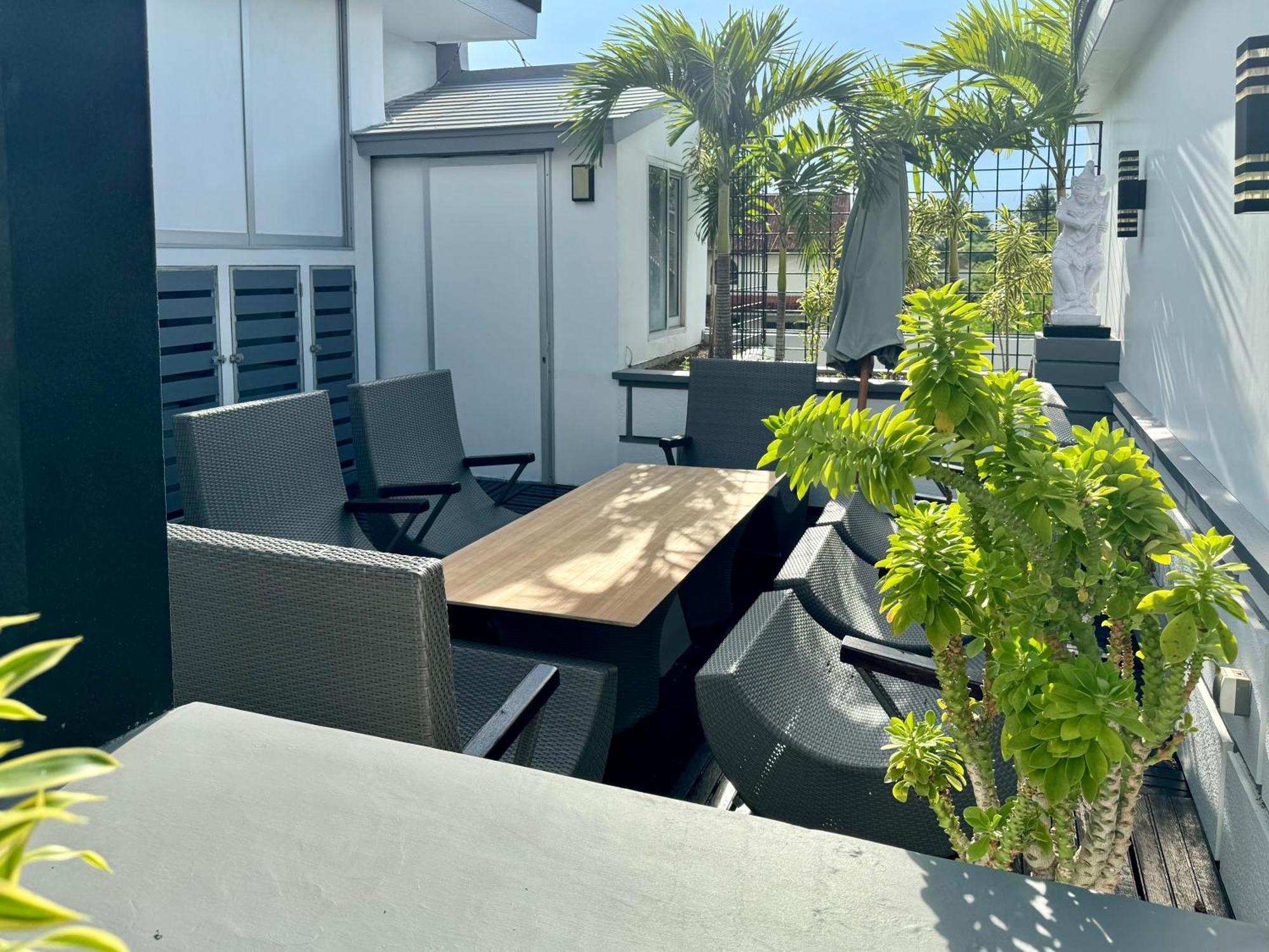 Villa Rumah Putih Abu Abu Senggigi Eksteriør bilde